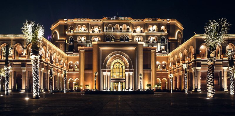 Emirates palace в абу даби