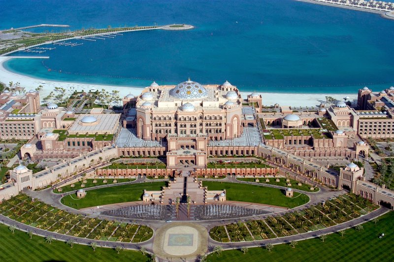 Emirates palace в абу даби