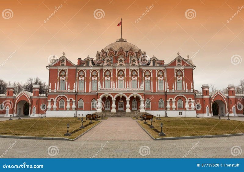 Петровский подъездной дворец в москве