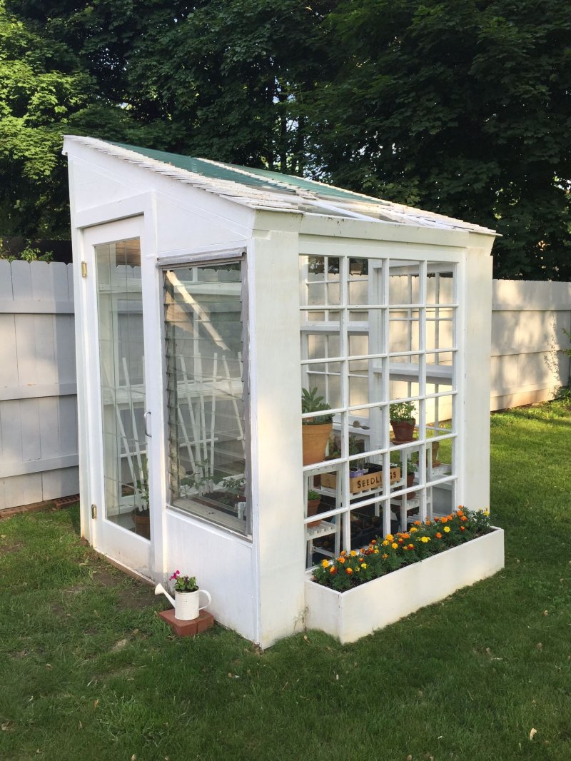 Парник из оконных рам