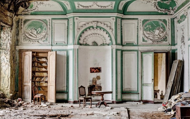 Заброшенный особняк manor house
