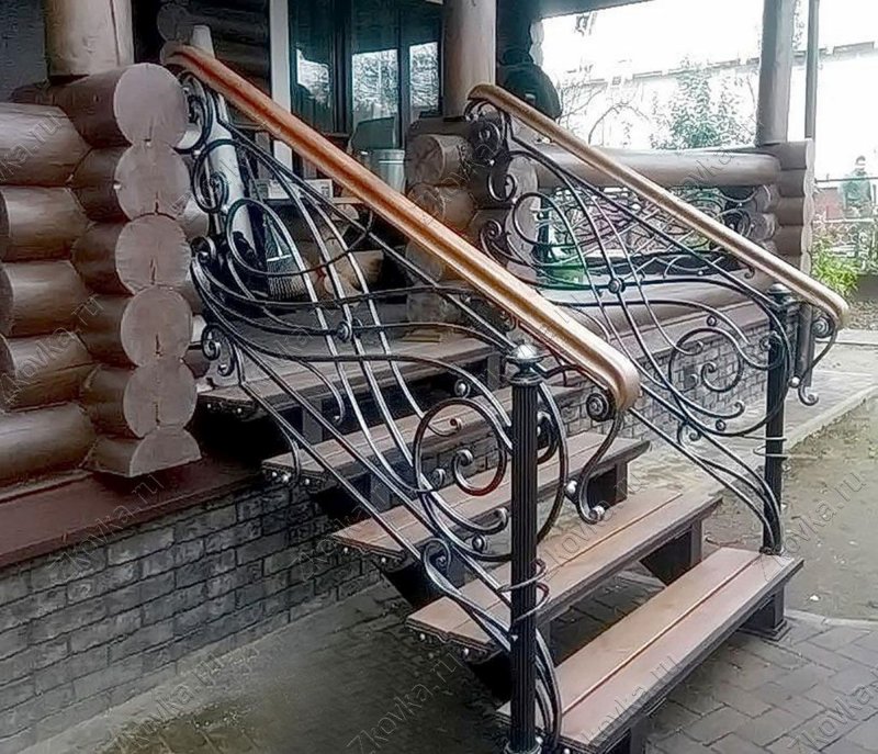 Кованые перила на крыльцо
