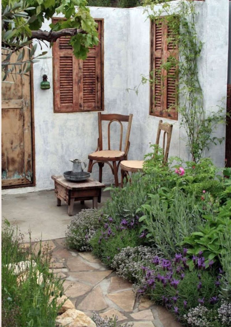 Courtyard garden