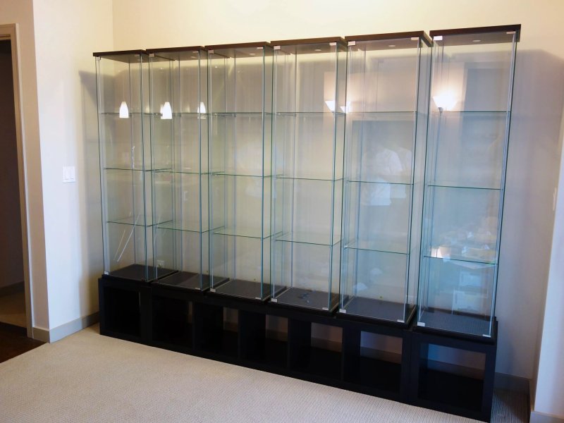 Витрина стеклянная икеа detolf