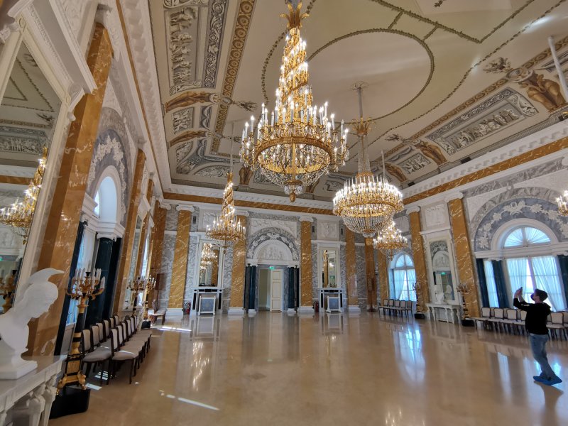 Константиновский дворец мраморный зал