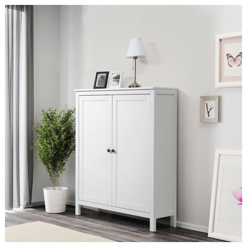 Ikea шкафы-витрины хемнэс