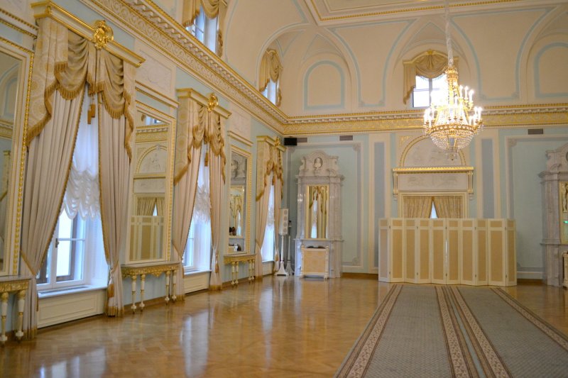 Константиновский дворец в стрельне внутри