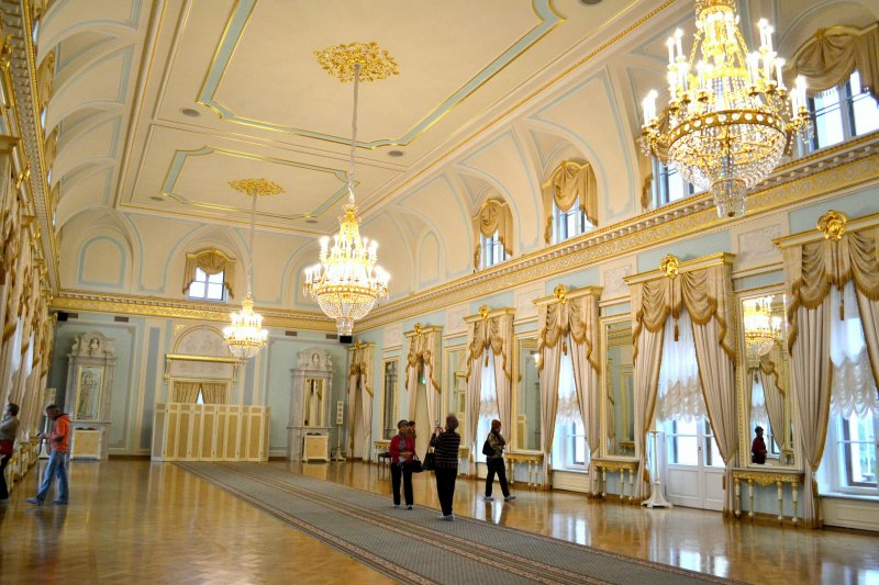 Константиновский дворец в стрельне внутри
