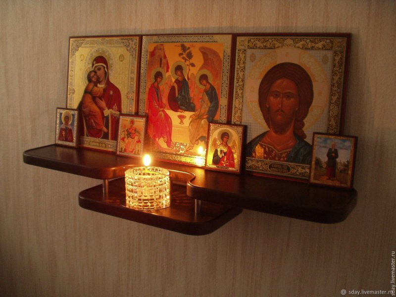 Полка для домашнего иконостаса