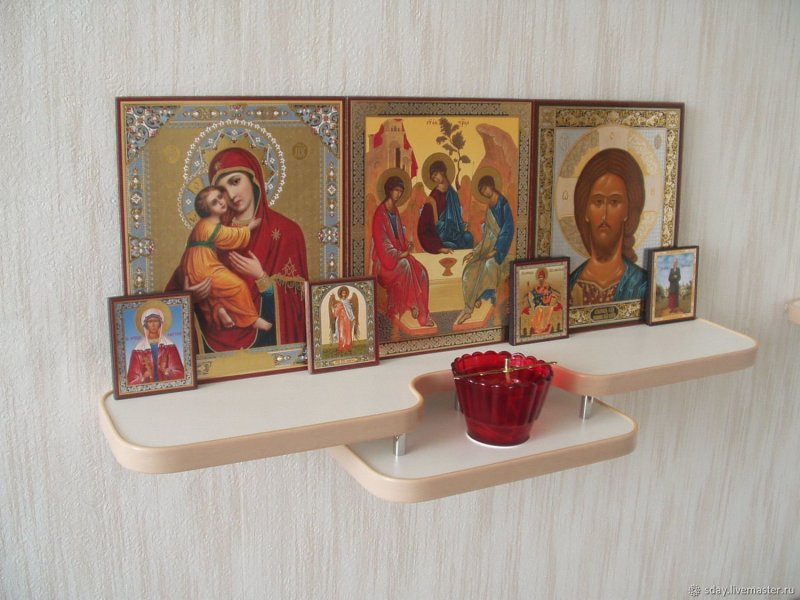 Полка под иконы прямая