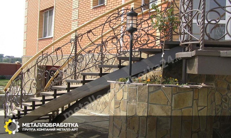 Кованые перила на крыльцо