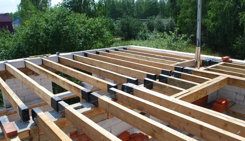 Деревянное перекрытие в доме из газобетона