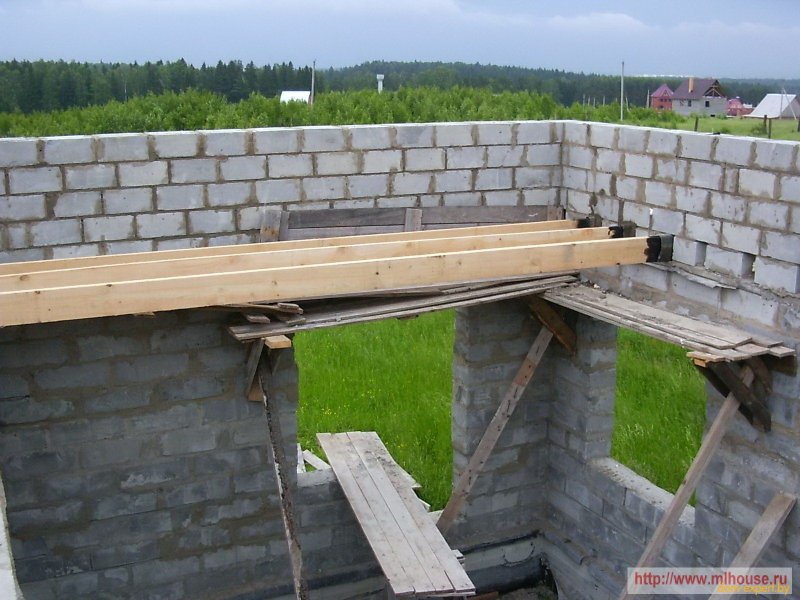 Армопояс для газобетона под балки перекрытия