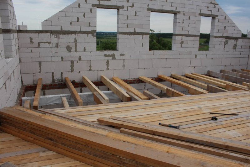 Деревянное перекрытие в доме из газобетона