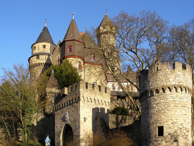 Замок burg eltz