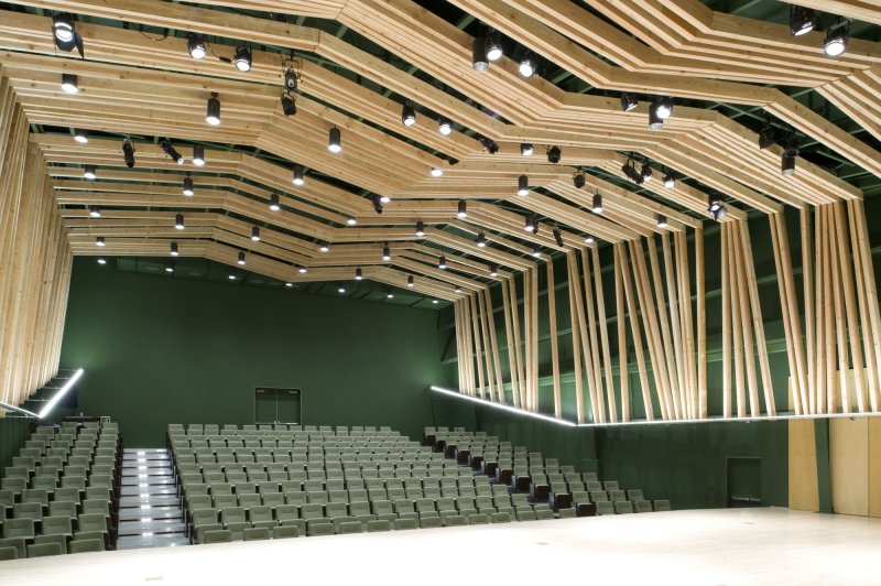 Концертный зал concert hall