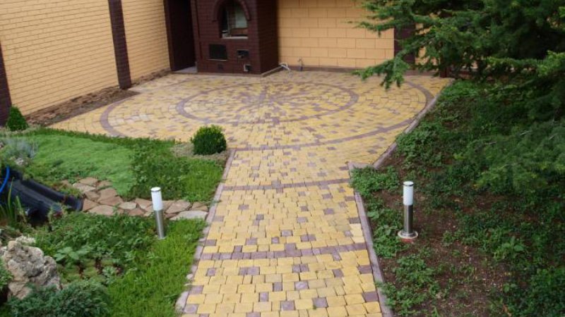 Варианты укладки тротуарной плитки старый город