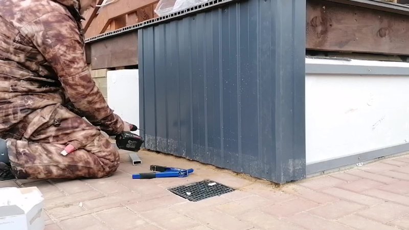 Облицовка цоколя профлистом