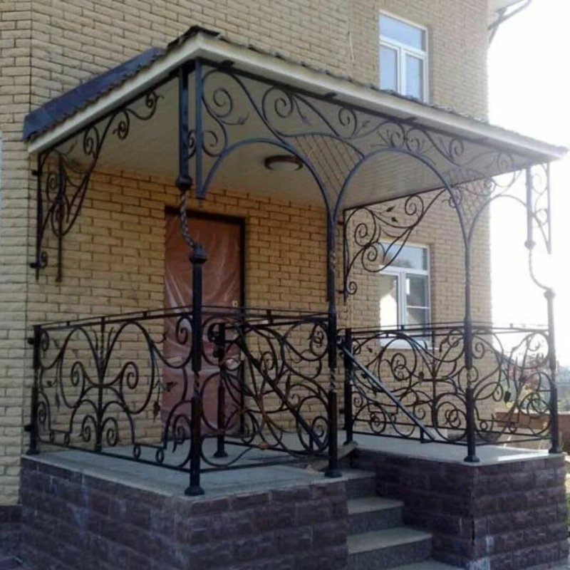Кованые козырьки на крыльцо