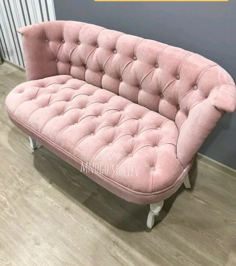 Диван с каретной стяжкой