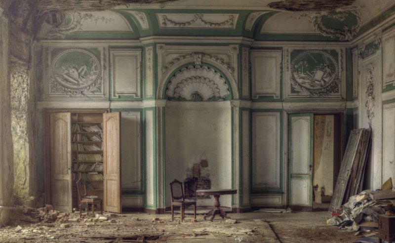 Заброшенный особняк manor house