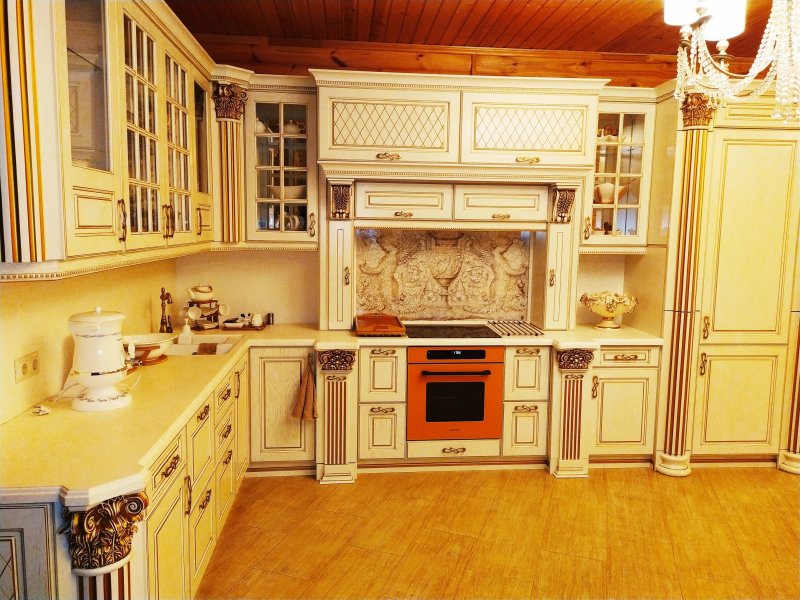 Кухни в классическом стиле