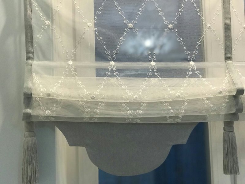 Римские шторы с кружевом