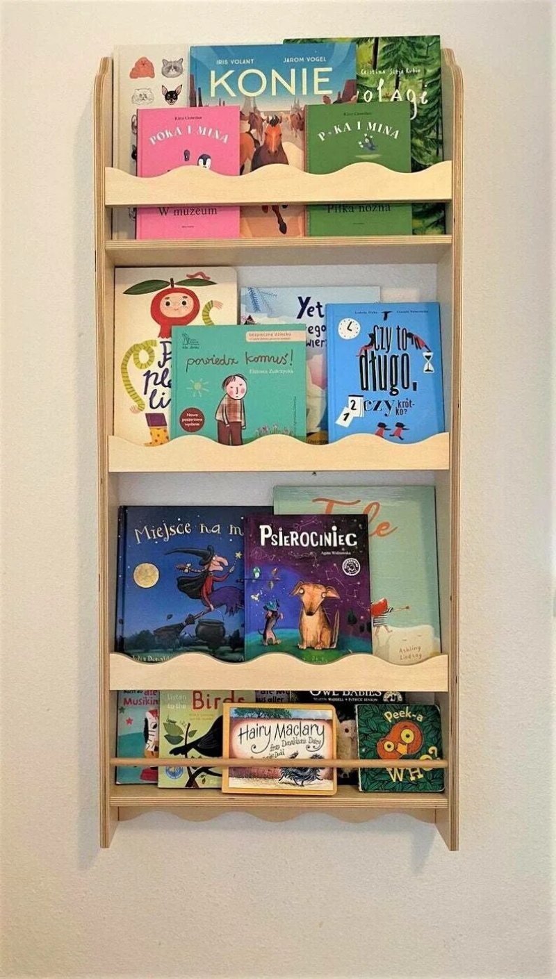 Детская книжная полка монтессори