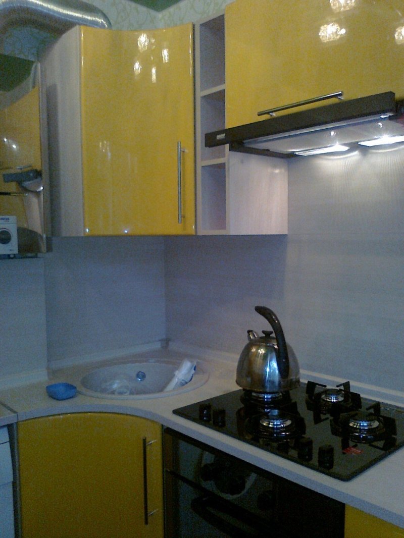Угловая кухня в хрущевке