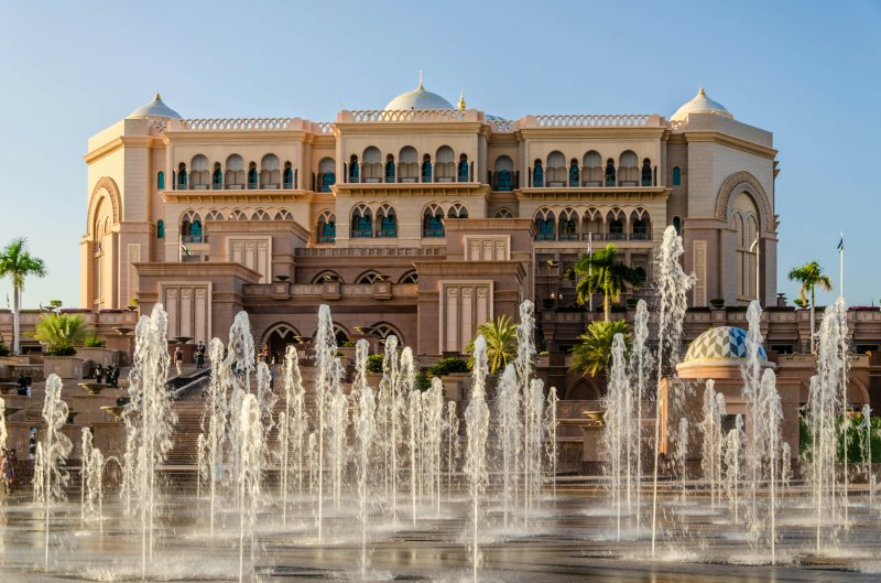 Emirates palace в абу даби