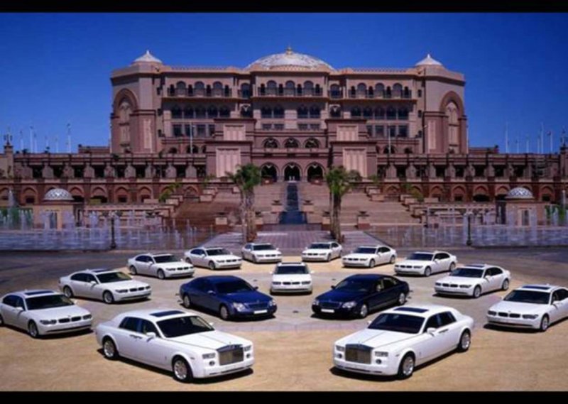 Emirates palace в абу даби