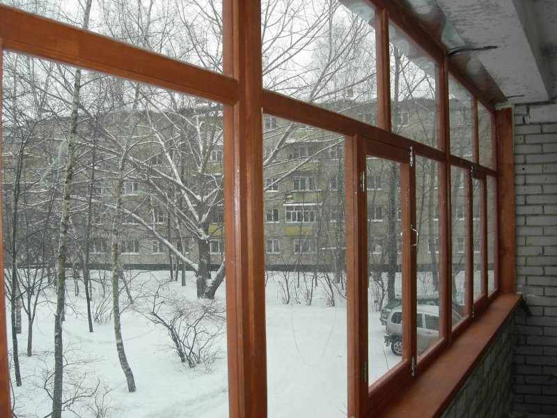 Деревянные балконные рамы