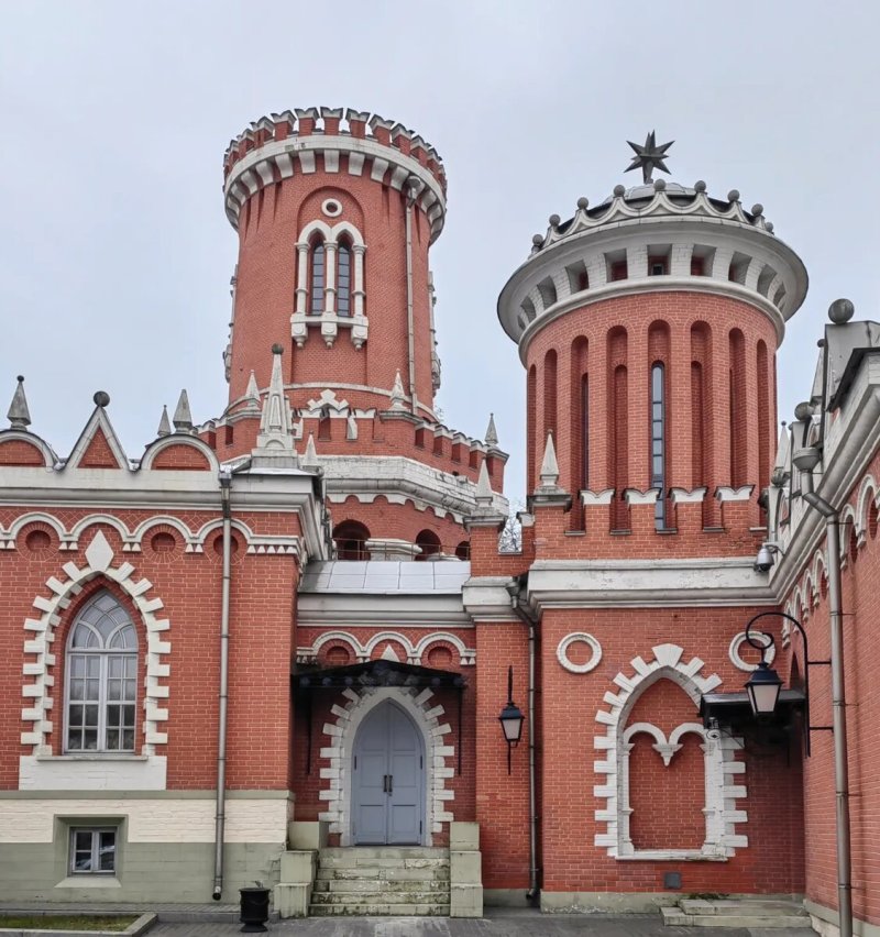 Петровский путевой дворец