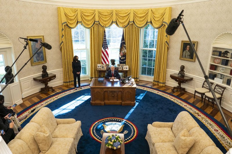 Овальный кабинет президента сша