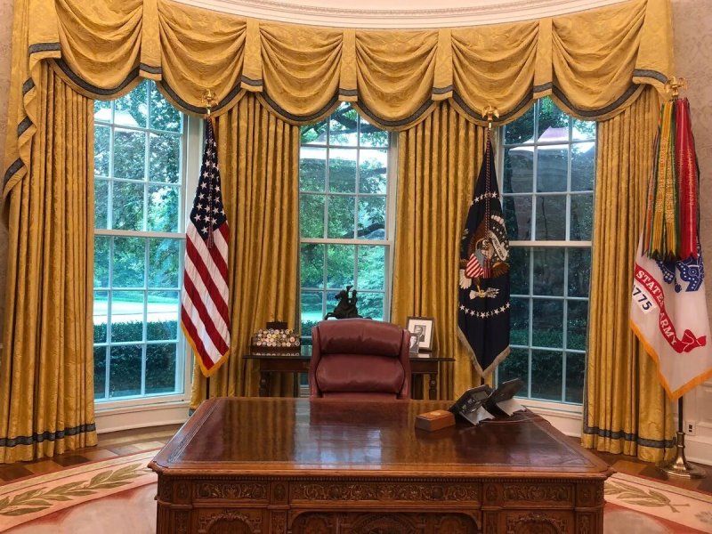 Овальный кабинет президента сша