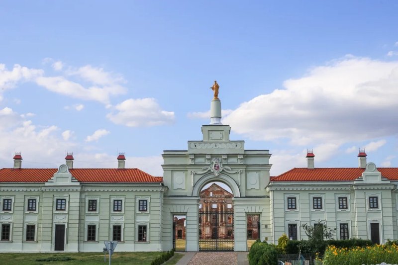 Дворцовый комплекс сапег в ружанах беларусь
