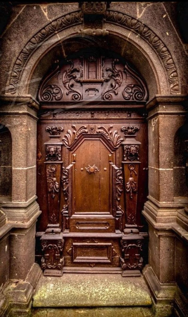 Двери старинные