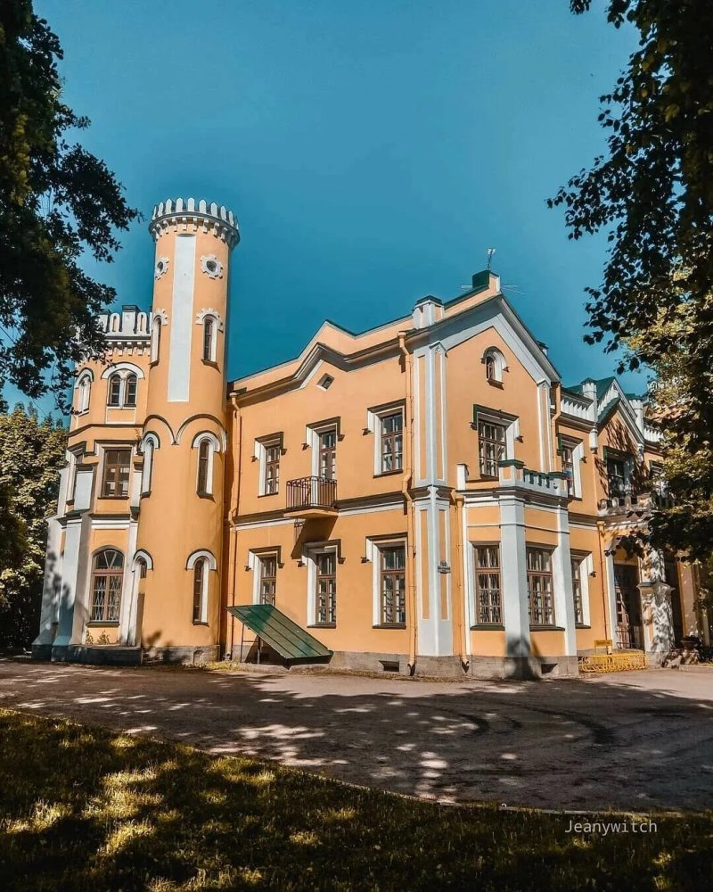 Львовский дворец в стрельне