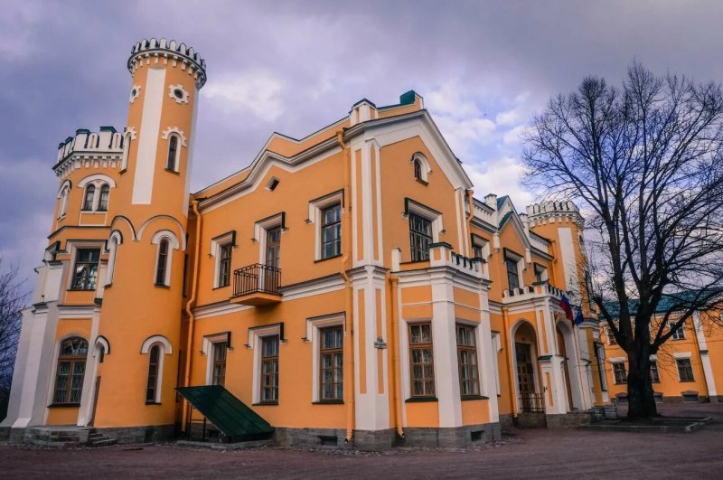 Львовский дворец в стрельне