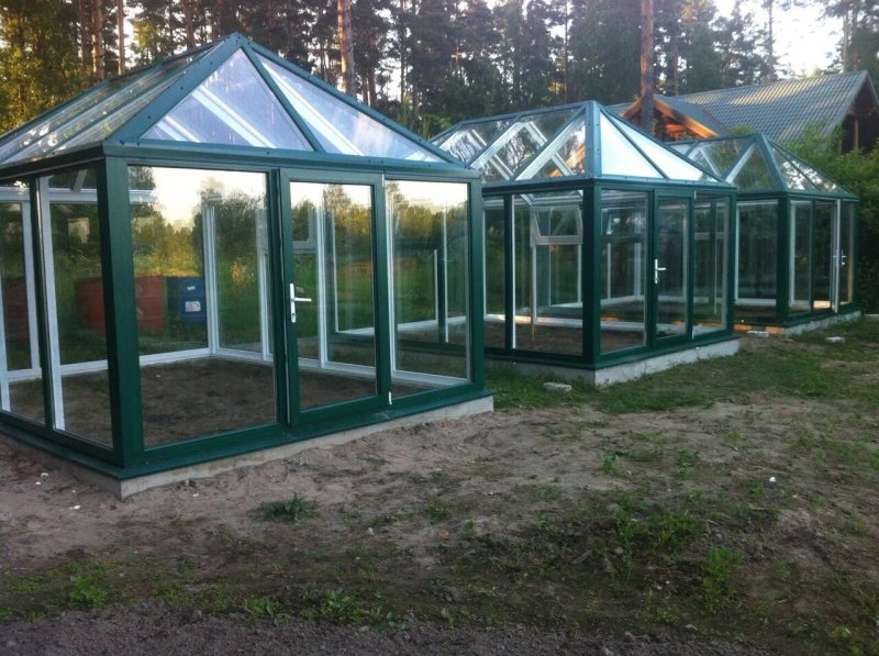 Теплица из стекла