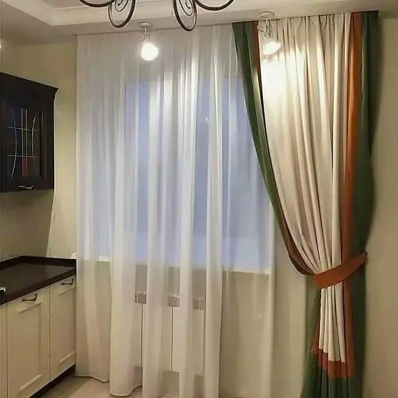 Длинные шторы на кухню