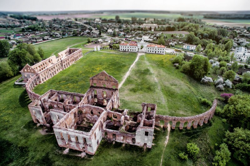 Дворцовый комплекс сапег в ружанах