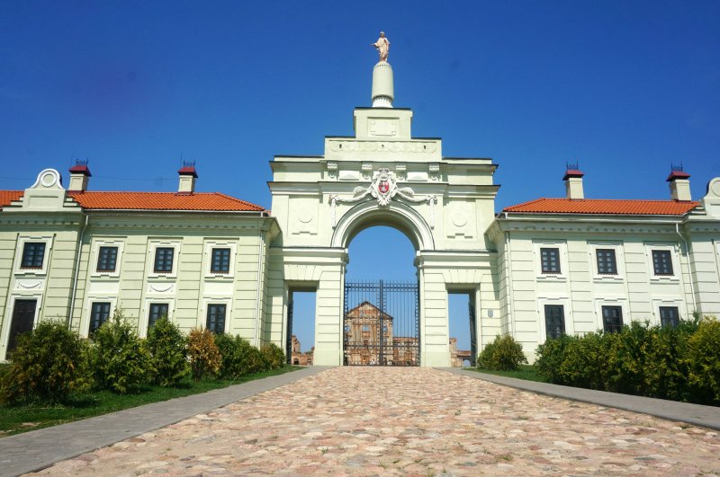 Дворцовый комплекс сапег в ружанах беларусь