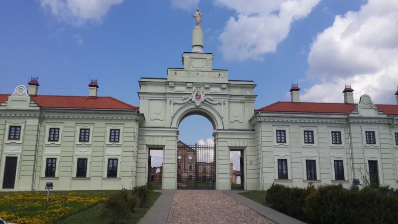 Дворцовый комплекс сапег в ружанах беларусь