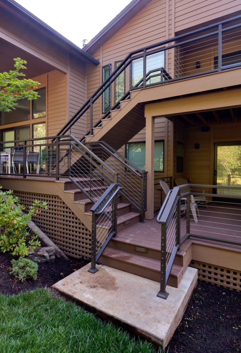 Deck railing