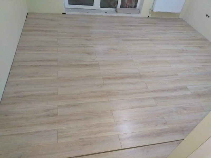Варианты укладки ламината на пол с фаской