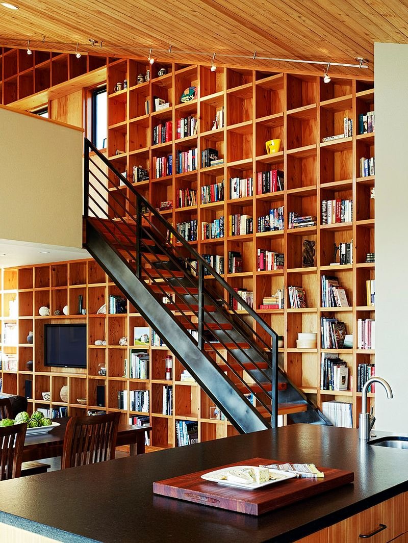 Книжные полки в интерьере
